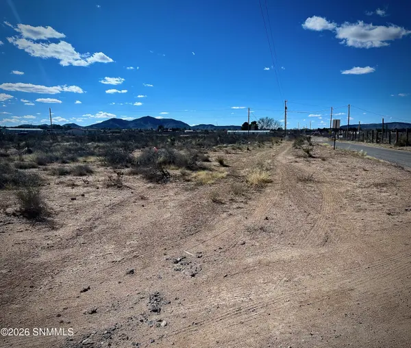 1955 Hot Peppers RD, Chaparral, NM 88081