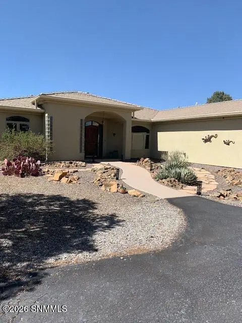 4 Mount Olympus RD, Silver City, NM 88061