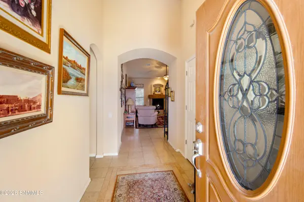 5805 Wales DR, Sunland Park, NM 88008