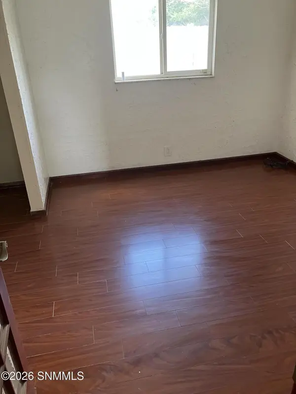 1902 Bellamah DR, Alamogordo, NM 88310