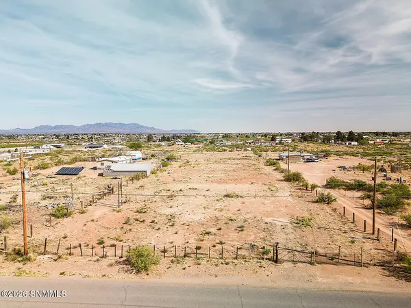 524 Sequoia RD, Chaparral, NM 88081