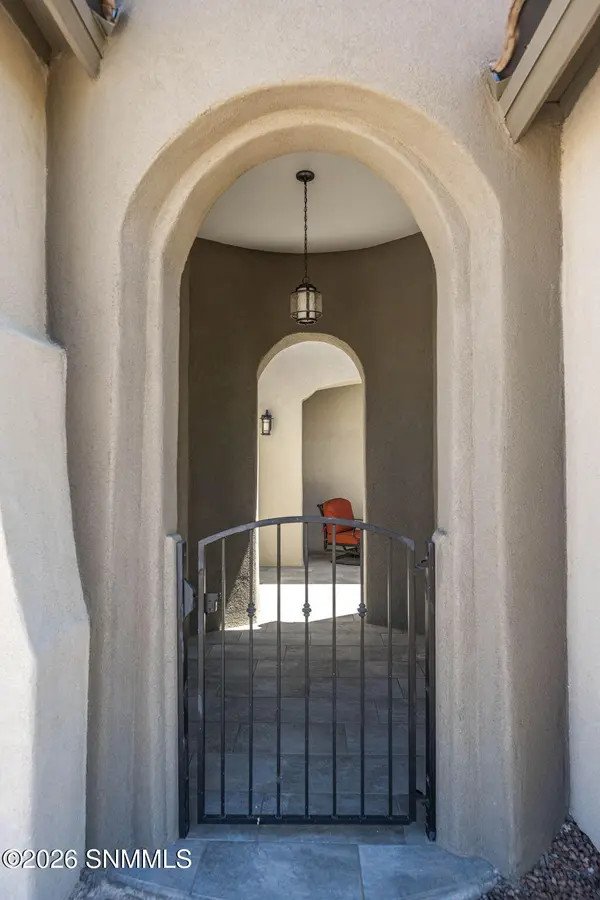 391 Red Cap CT, Las Cruces, NM 88007