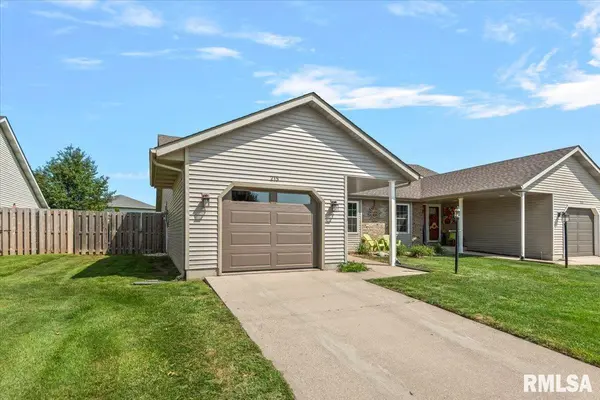 215 EAGLE RIDGE DR, Chatham, IL 62629
