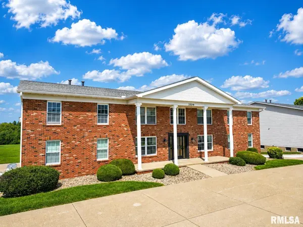 3509 W WILLOW KNOLLS RD #2D, Peoria, IL 61614