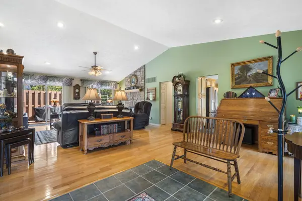 19 Redbud Lane, Kimberling City, MO 65686