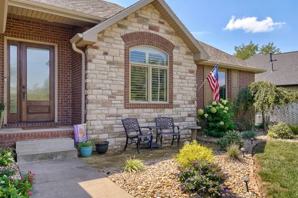 1124 E Headley ST, Springfield, MO 65803