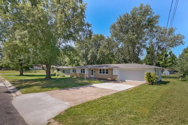 1214 7th ST, Monett, MO 65708