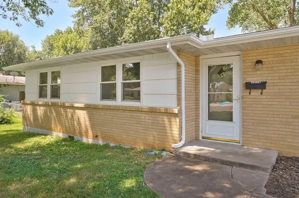 1214 7th ST, Monett, MO 65708