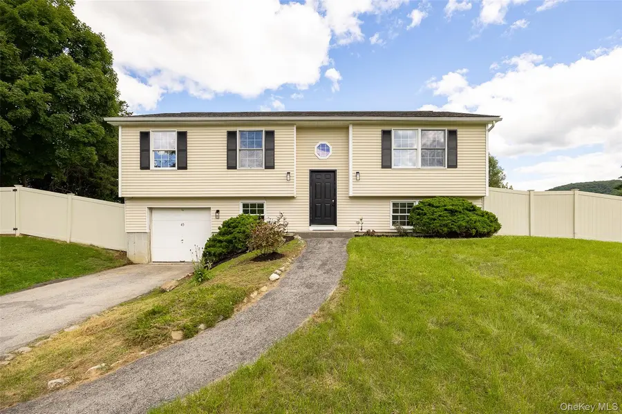 45 Nicole LN, Wingdale, NY 12594