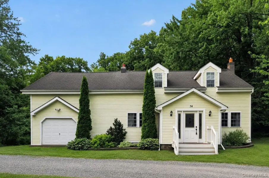 74 N Cross RD, Staatsburg, NY 12580
