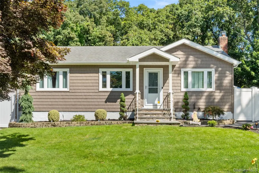 193 Ohls ST, Patchogue, NY 11772