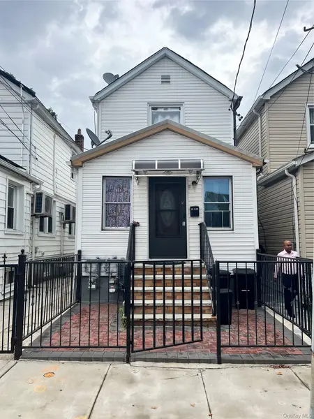 11645 146th ST, Jamaica, NY 11436
