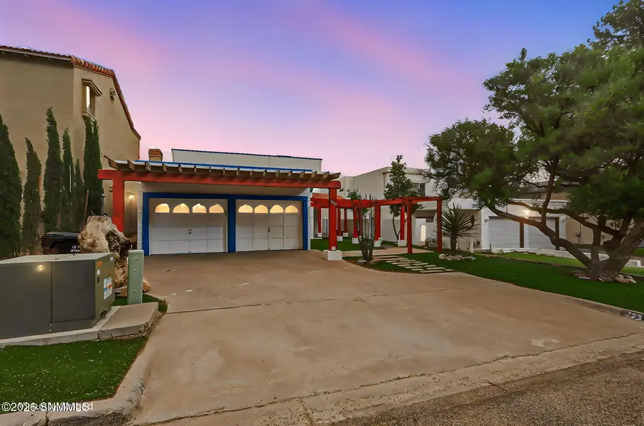 123 Feather Moon DR, Santa Teresa, NM 88008