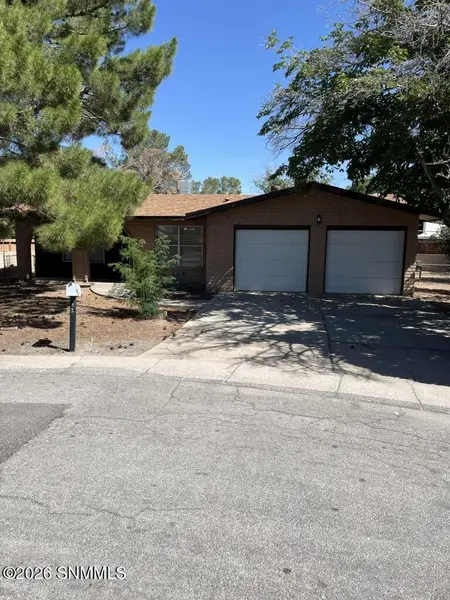 1820 Camelot DR, Las Cruces, NM 88005