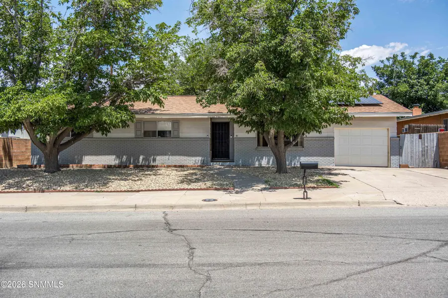 1045 Wofford DR, Las Cruces, NM 88001