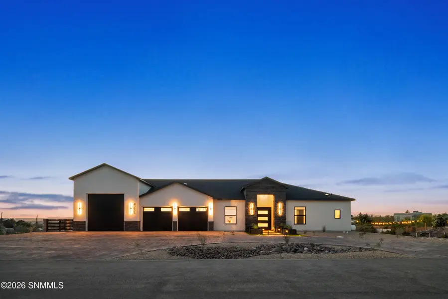 4233 Colt RD, Las Cruces, NM 88011