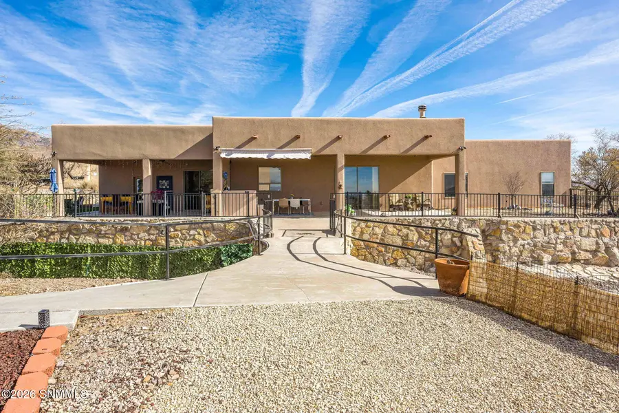 5000 Mother Lode TRL, Las Cruces, NM 88011