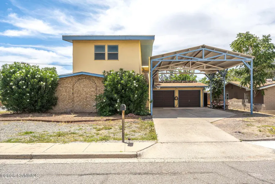 1448 Wofford DR, Las Cruces, NM 88001