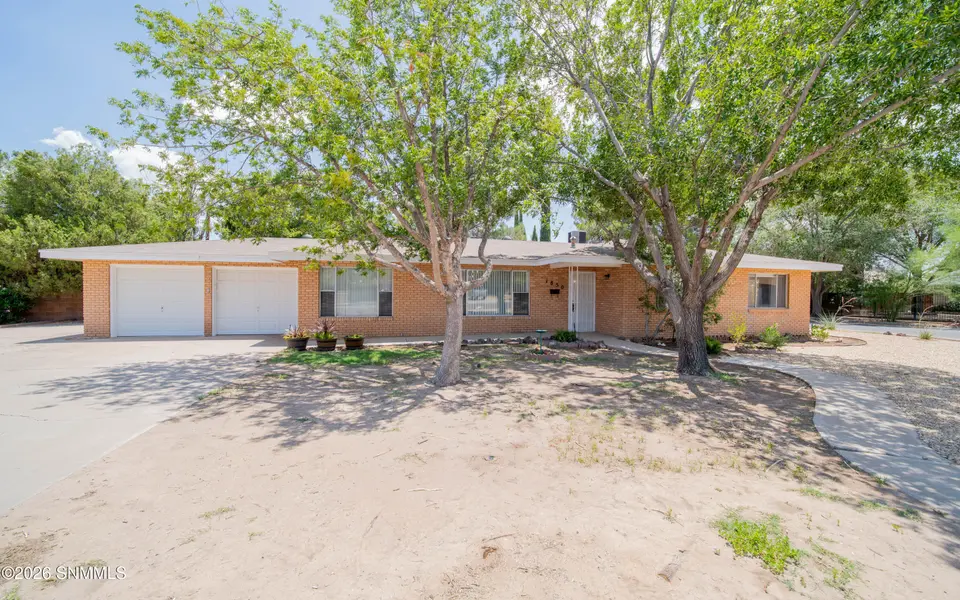 1850 Debby CIR, Las Cruces, NM 88005