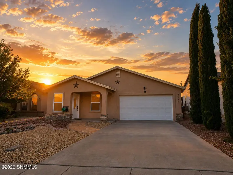 7533 Sierra Bella PL, Las Cruces, NM 88012