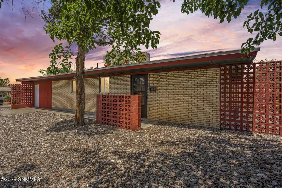2101 Chilton DR, Las Cruces, NM 88001