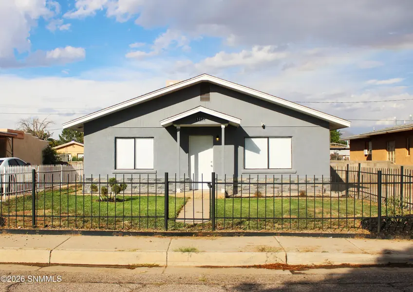 1212 Douglas DR, Las Cruces, NM 88005