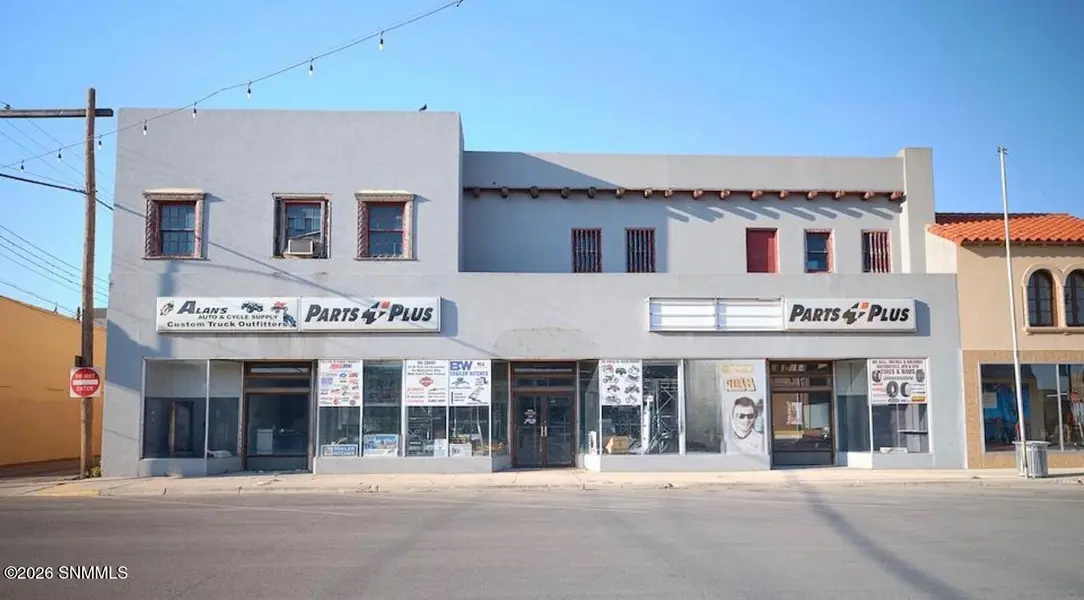 215 W Fox ST, Carlsbad, NM 88220
