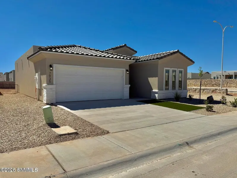 7935 San Eduardo ST, Las Cruces, NM 88012