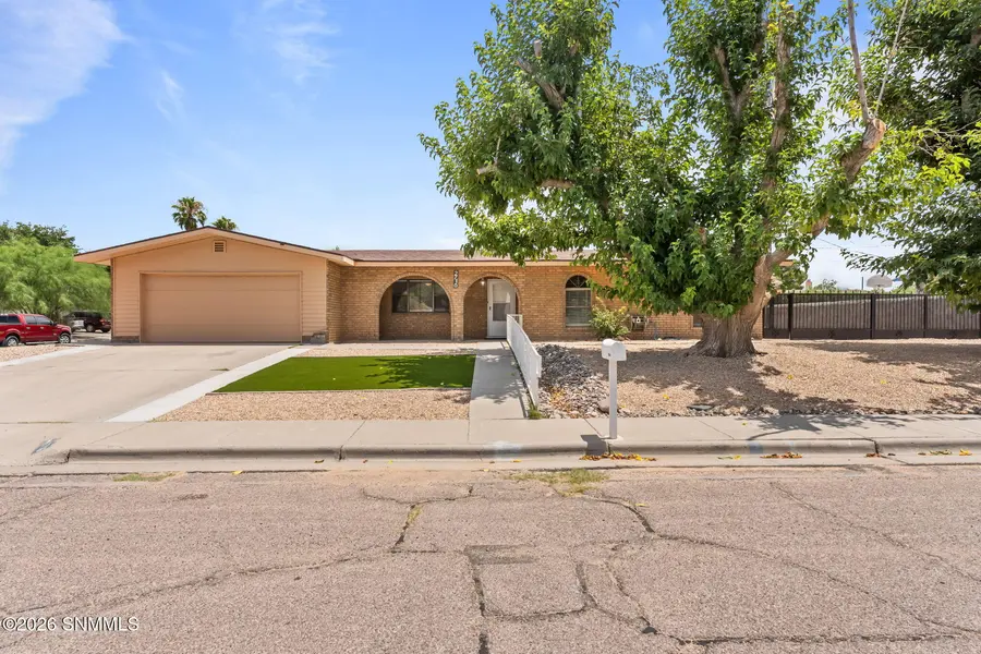 2716 Johnson ST, Las Cruces, NM 88005