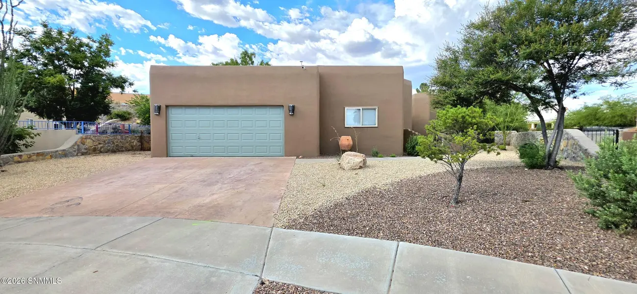 2011 Desert Springs CT, Las Cruces, NM 88011