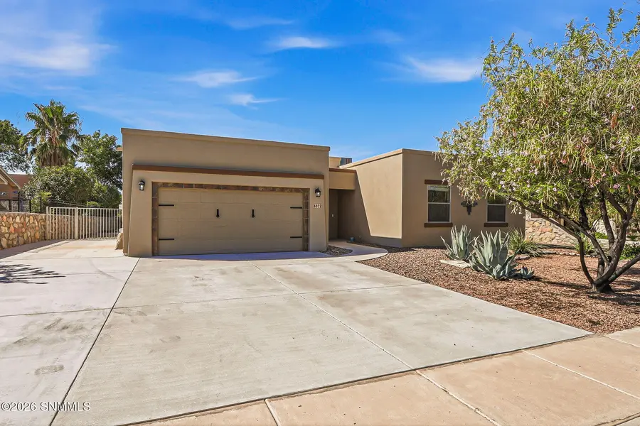 4612 Mesa Central DR, Las Cruces, NM 88011