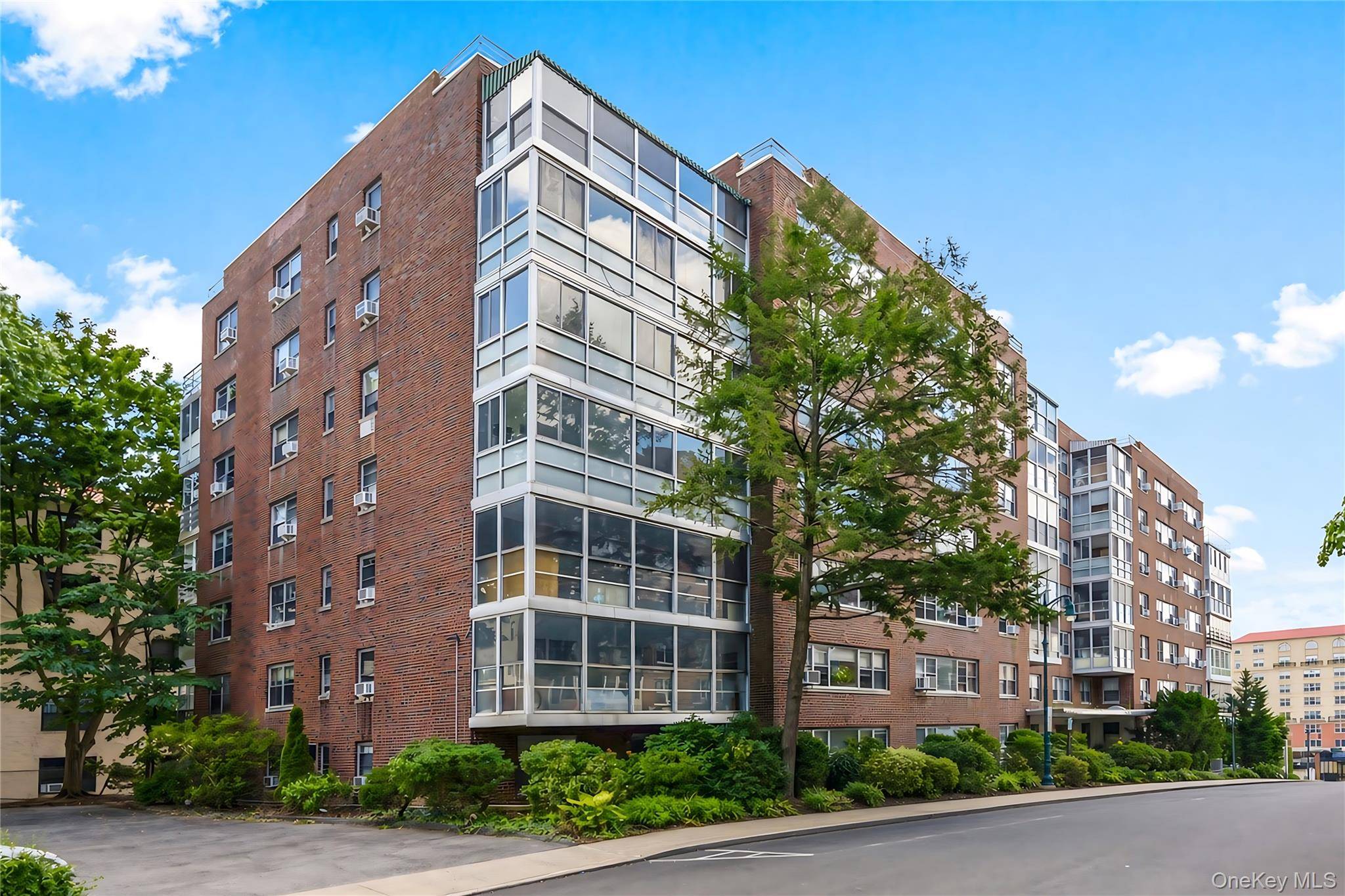 2 Washington SQ #3E, Larchmont, NY 10538