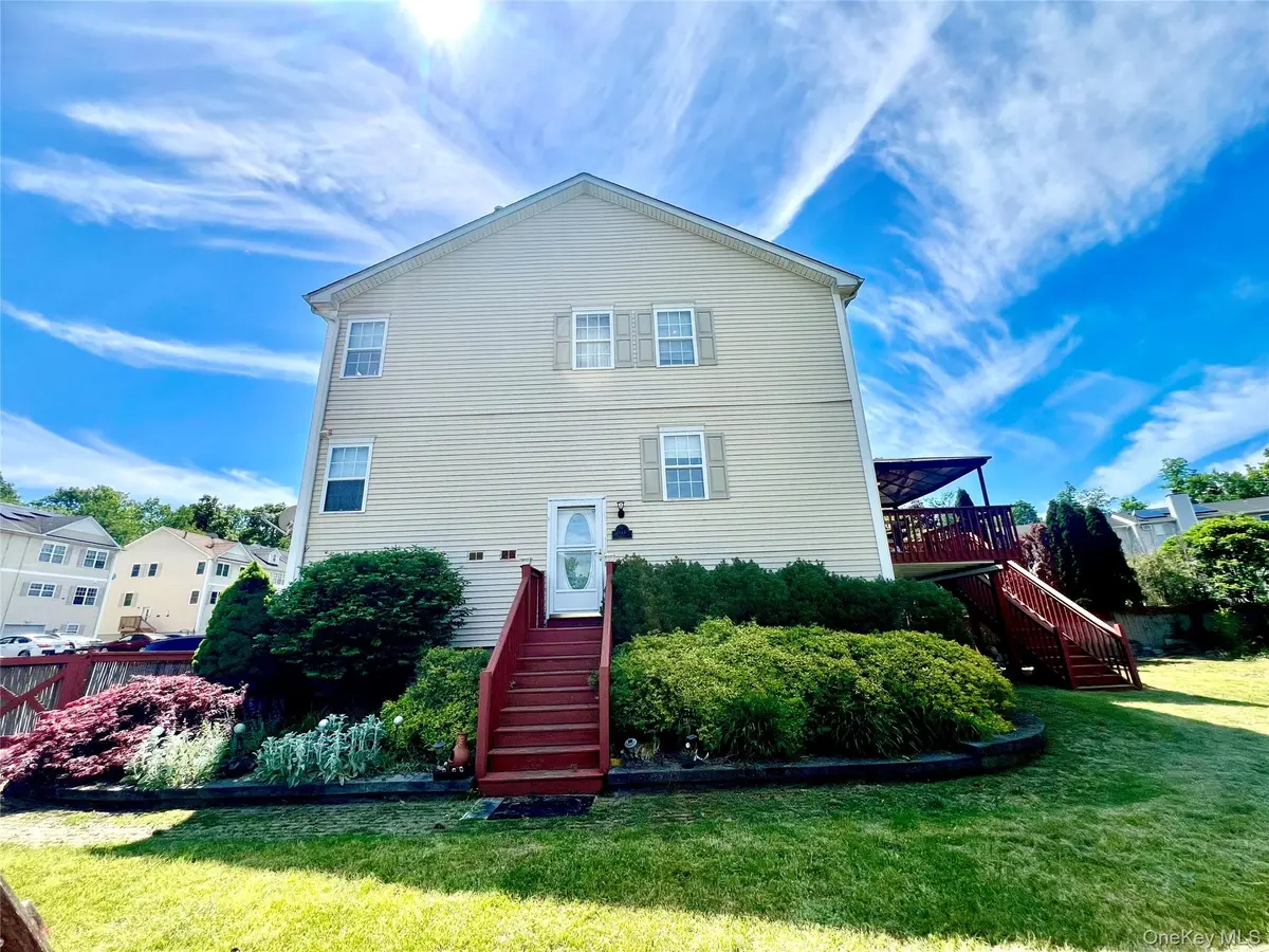60 Peach PL, Middletown, NY 10940