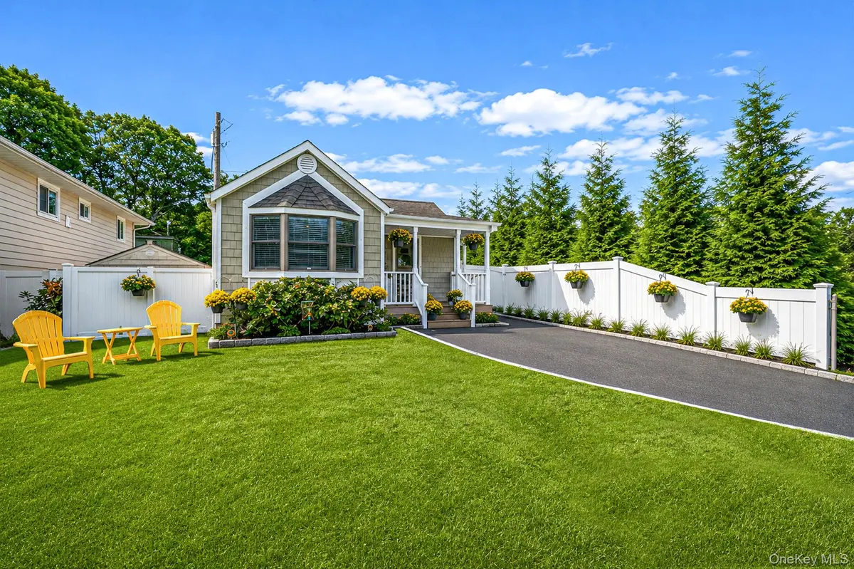 256 Deer RD, Ronkonkoma, NY 11779