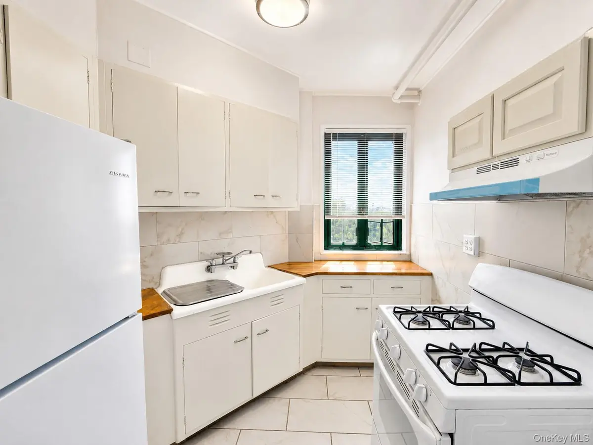 1469 East AVE #8G, Bronx, NY 10462