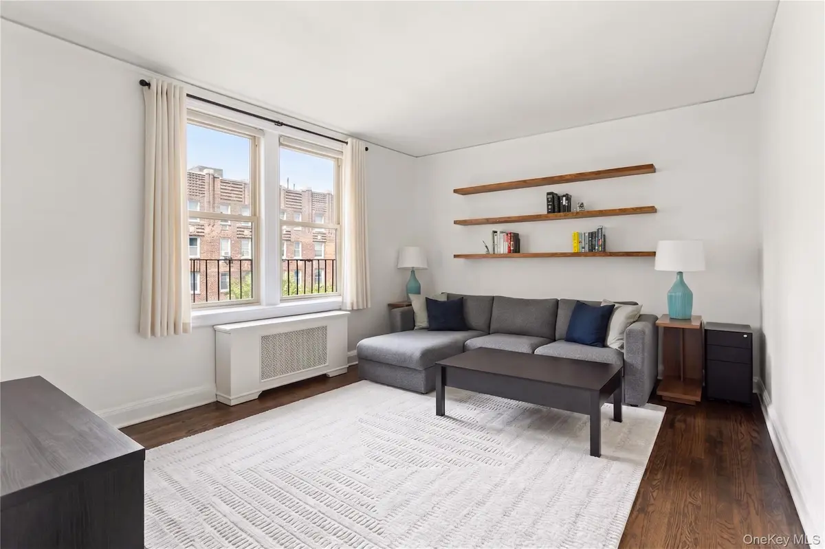 43-10 48th AVE #5R, Woodside, NY 11377
