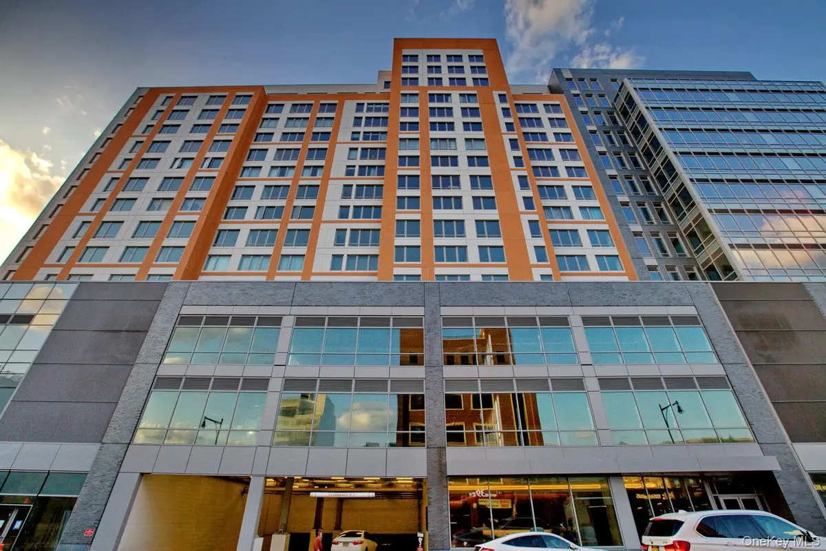 138-35 39th AVE #6H, Flushing, NY 11354