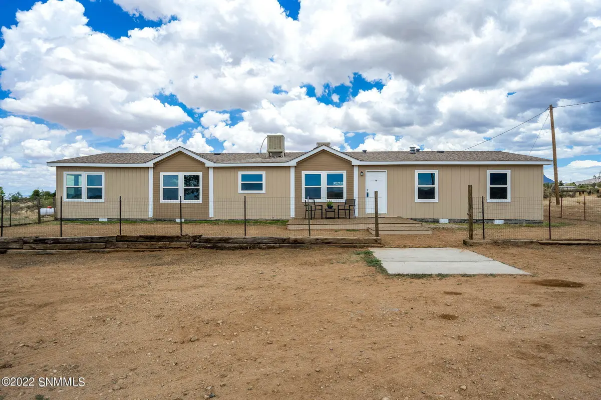 10555 Sallee RD, Las Cruces, NM 88011