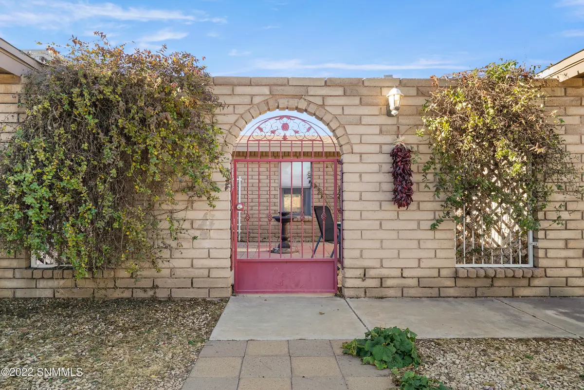 1430 Georgianna CT, Las Cruces, NM 88007