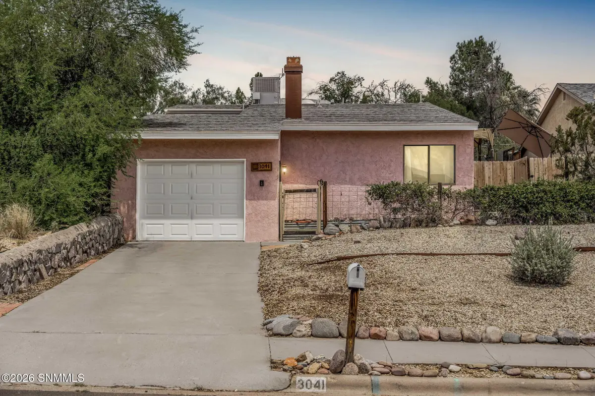 3041 Executive Hills RD, Las Cruces, NM 88011