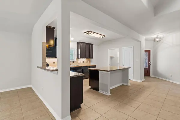 322 Strawberry Blonde DR, Buda, TX 78610