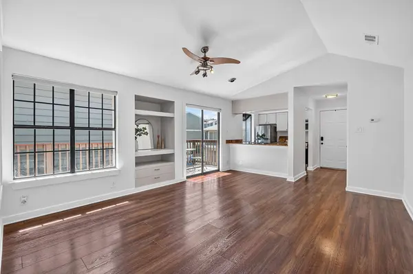 2215 Post RD #2072, Austin, TX 78704