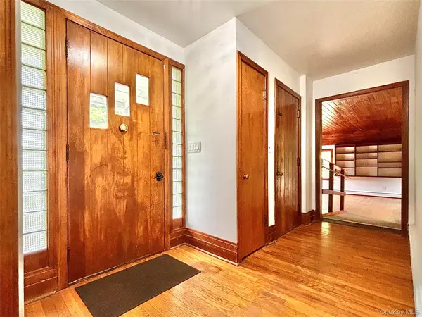110 Montgomery ST, Rhinebeck, NY 12572
