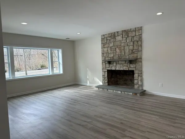 125 W Main ST, Kings Park, NY 11754