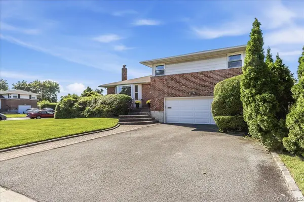 197 Stephen ST, Levittown, NY 11756