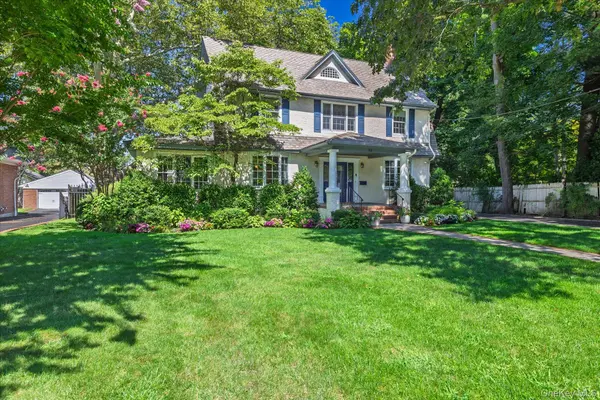 72 Broadway, Rockville Centre, NY 11570