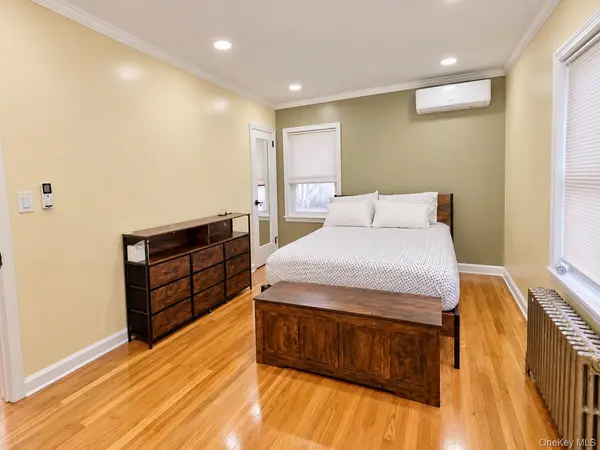 11418 238th ST, Elmont, NY 11003