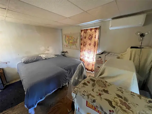 404 Baldwin RD, Hempstead, NY 11550