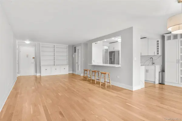 2 Washington SQ #3E, Larchmont, NY 10538