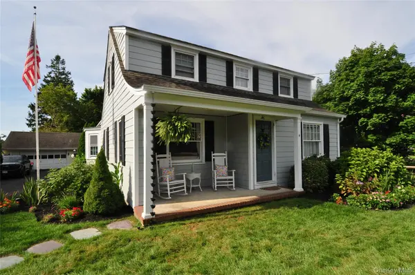 4 Crosby ST, Center Moriches, NY 11934